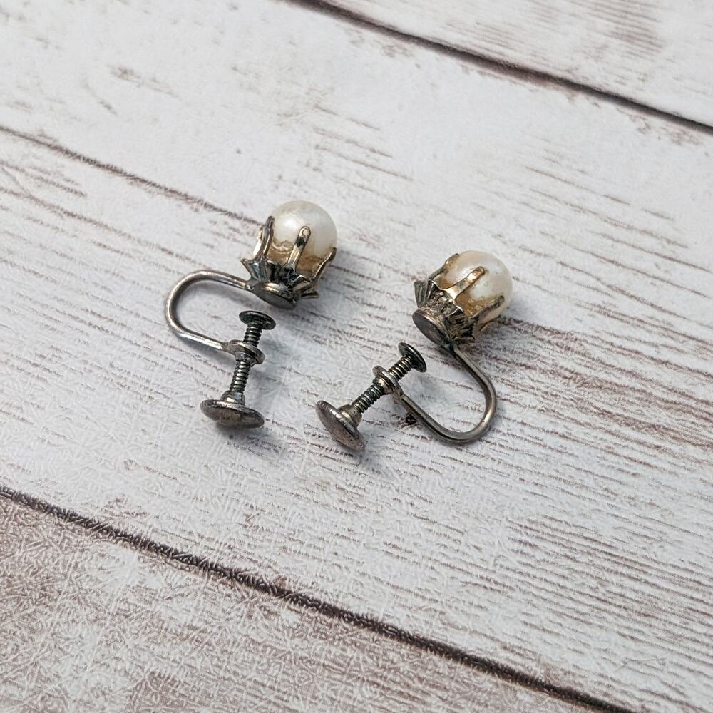 Vintage Screw On Earrings Small Faux Pearl - Condition Issues - Picture 8 of 10